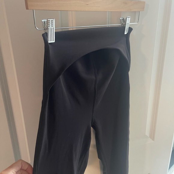 Lululemon Power Within Super High-Rise Pant 28"
Black 2020 W5CORS $118 Everlux 6 - Picture 6 of 9